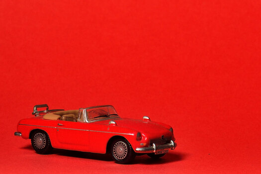 Schuco MGB.jpg