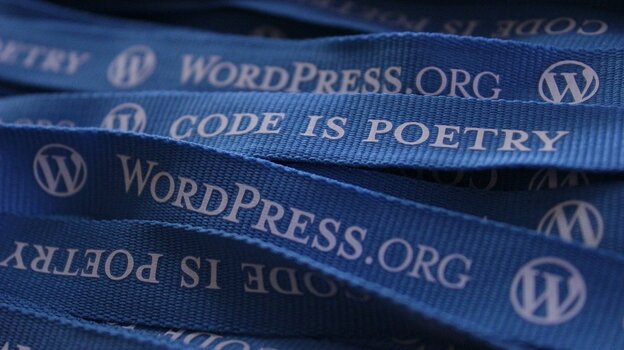 blaue Schlüsselbänder mit Aufdruck wordpress.org