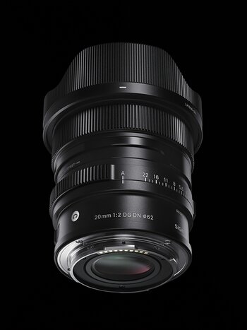 Produktbild von schräg unten: SIGMA 20mm F2 DG DN | Contemporary Produktbild von schräg unten: SIGMA 20mm F2 DG DN | Contemporary