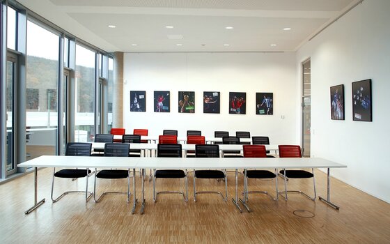 Galerie-Look im Besprechungsraum Galerie-Look im Besprechungsraum