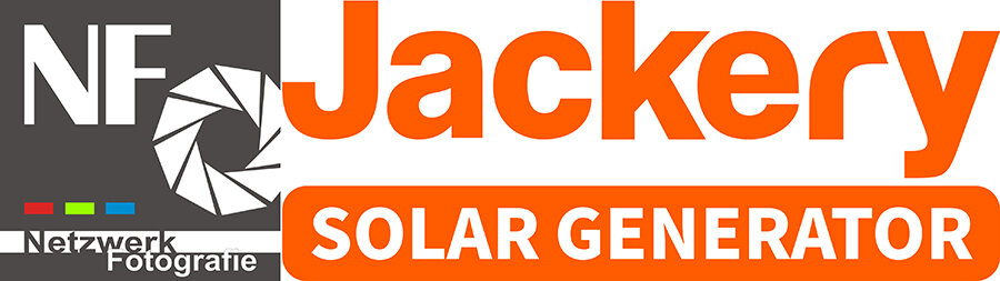 links Logo Netzwerk Fotografie, rechts Logo Jackery