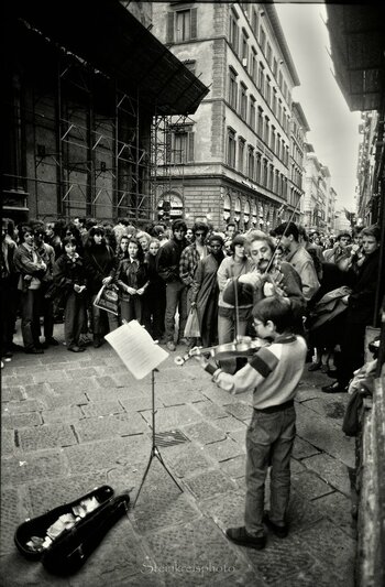 comp_Florenz Straßenmusik_607sw.jpg comp_Florenz Straßenmusik_607sw.jpg