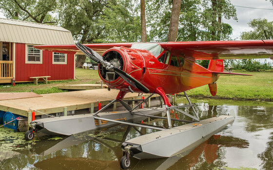 Cessna 165 Airmaster with floats (1 von 4).jpg Cessna 165 Airmaster with floats (1 von 4).jpg