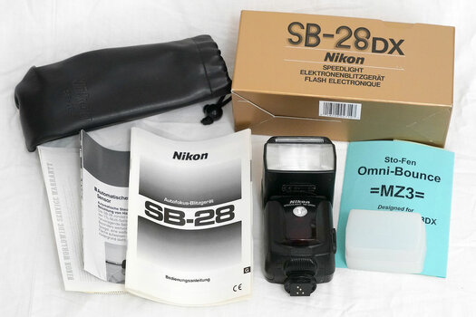 RESERVIERT!!! Nikon SB-28DX Speedlight Blitzgerät