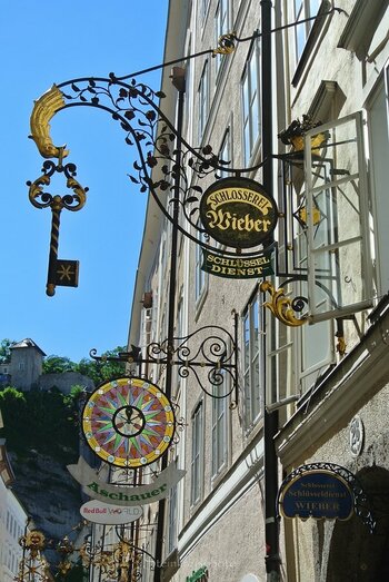 comp_Salzburg Getreidegasse 2_622.jpg