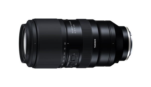 Tamron 50-400mm F/4.5-6.3 Di III VC VXD, Seitenansicht Tamron 50-400mm F/4.5-6.3 Di III VC VXD, Seitenansicht