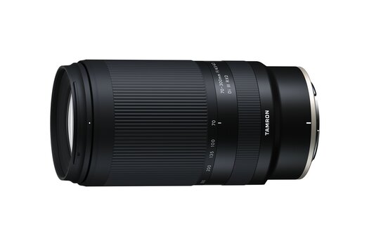 Tamron 70-300mm F/4.5-6.3 Di III RXD für Nikon Z, seitlich, liegend