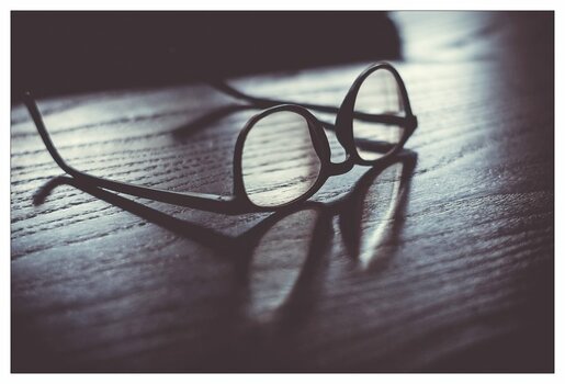 xBrille Tisch (1 von 1).jpg