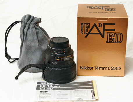 Nikon AF Nikkor 14 mm 1:2,8D ED, Superweitwinkel-Objektiv