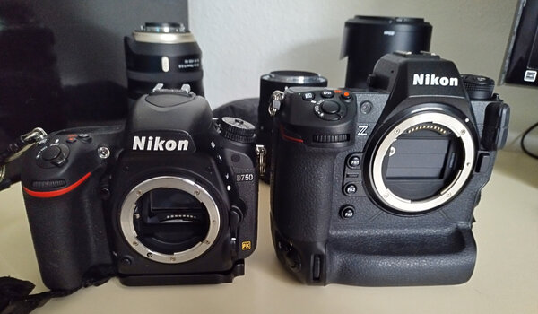 Links Nikon D750, rechts Nikon Z9
