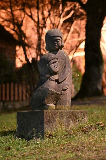 Statue.JPG