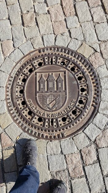 Deckel Prag.jpg