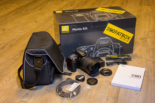 Nikon D90 mit 3.5-5.6/18-105mm VR Fat Kit