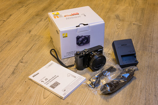 Nikon 1J5 mit PD-Zoom 3.5-5.6/10-30mm VR
