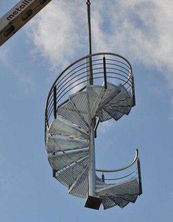 Wendeltreppe am Haken_crop.jpg