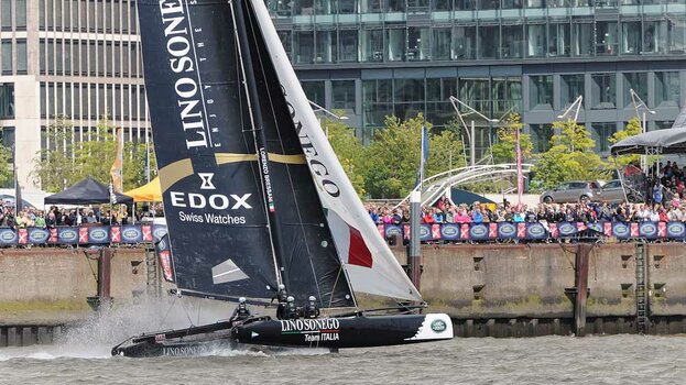 'Extreme-Sailing-Series'-in-Hamburg--Hafencity-NF.jpg