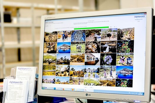 Blick auf einen Monitor mit Bildbearbeitungssoftware von digitalspezialist Blick auf einen Monitor mit Bildbearbeitungssoftware von digitalspezialist