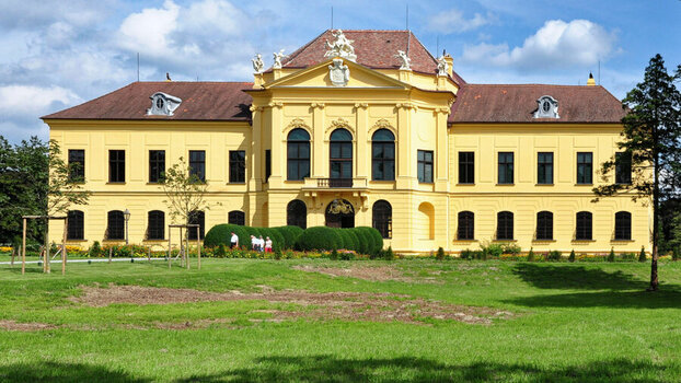 August 2011 Schloss Eckartsau 009_(4288x2412)_DxO.jpg