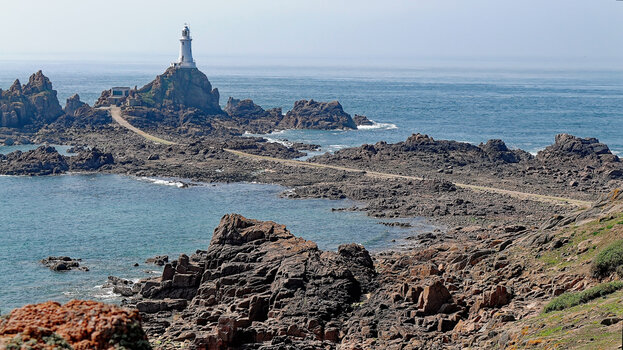 Jersey_La-Corbiere-Lighthouse_1.jpg
