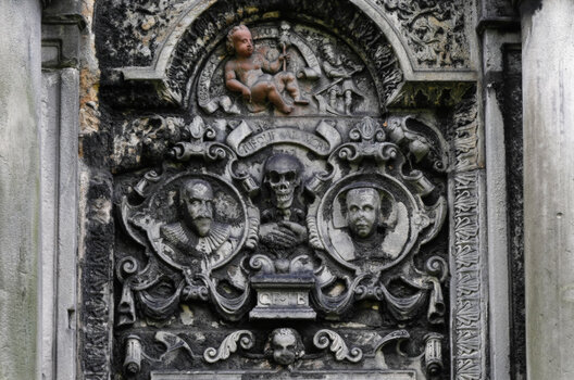 E_Edinburgh_Greyfriars-Kirkyard-(16)_DxO-1.jpg