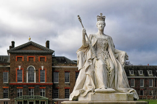 London_Kensington-Gardens_Queen-Victoria_DxO.jpg