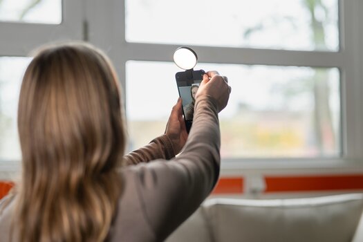 k_28635_LUMIS_Magnetic_Smartphone_Ring_Light_Bi-Color_Mood_ 4.jpg