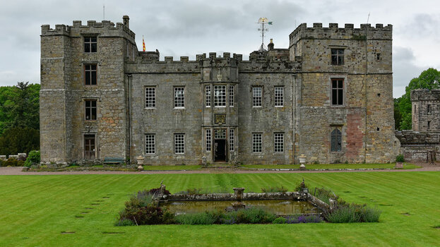 Chillingham-Castle-(1)_DxO.jpg