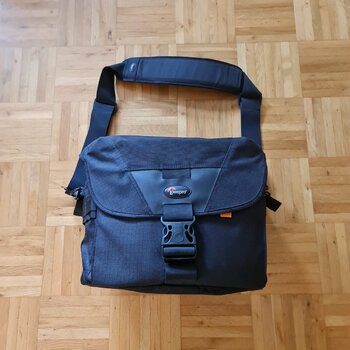 LowePro Stealth Reporter D400 AW,schwarz, neuwertig