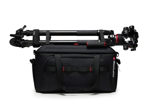 Pro Light Cineloader Medium mit aufgeschnalltem Stativ Pro Light Cineloader Medium mit aufgeschnalltem Stativ