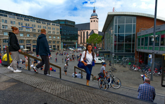Bahnhoftreppe.jpg Bahnhoftreppe.jpg