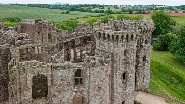 Raglan-Castle-(8)_2023_DxO.jpg