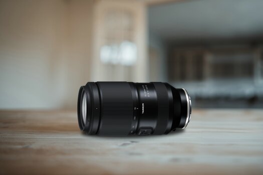 Tamron 70‑180mm F/2.8 Di III VC VXD G2 , seitlich Tamron 70‑180mm F/2.8 Di III VC VXD G2 , seitlich