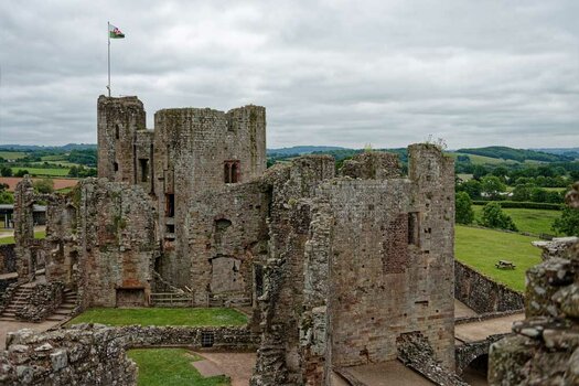 Raglan-Castle-(6)_2023_DxO.jpg