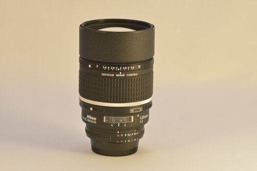 *RESERVIERT* AF DC-Nikkor 135/2 Portraitobjektiv mit Defocus Control