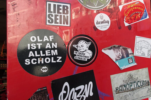 Karoviertel_Sticker_Graffiti-(61)_DxO.jpg