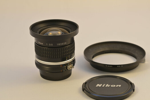 Nikkor 18/3.5 AiS Sammlerzustand, mit HK-9