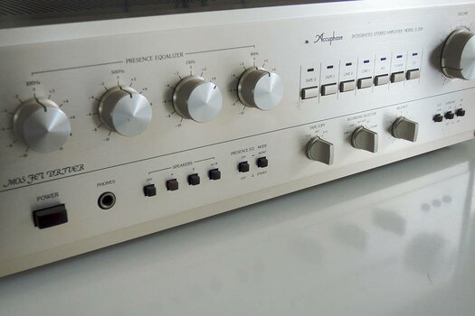 Accuphase_e_206.jpg Accuphase_e_206.jpg