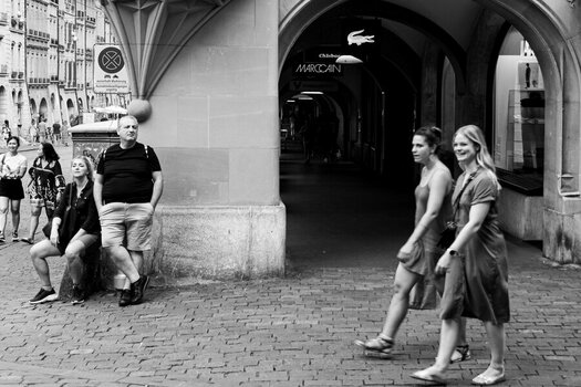 _ROB4749 Street BE Zytglogge 2.jpg