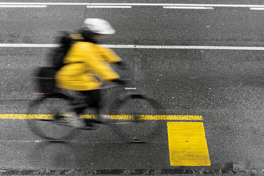 _ROB7845 Street Bern velo.jpg