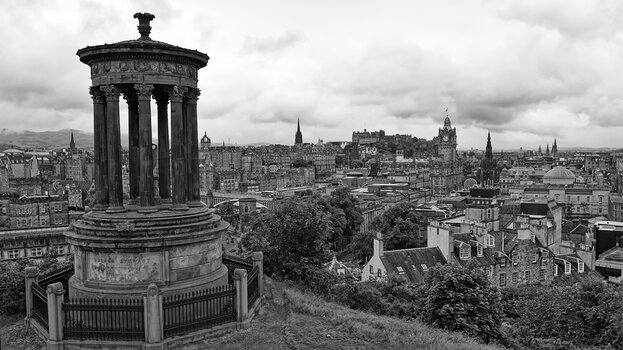 Edinburgh-Calton-Hill-(3)_DxO.jpg