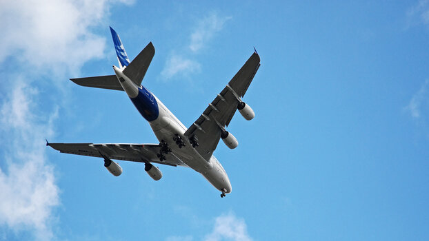 D.HH.A380-Überflug-Mirowstrasse(01).2007.09.jpg D.HH.A380-Überflug-Mirowstrasse(01).2007.09.jpg