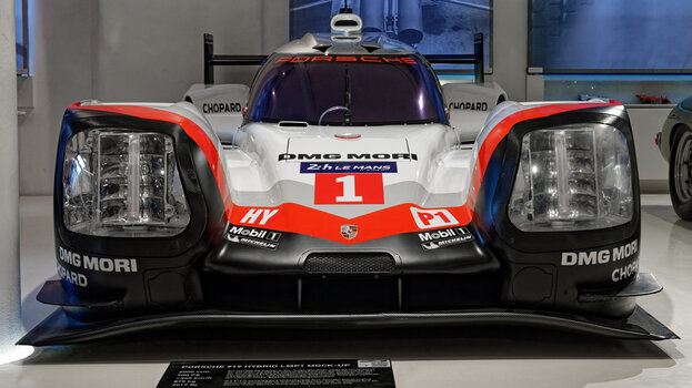 Porsche-919-Hybrid-LMP1-Mock-Up-(4)_DxO-1.jpg