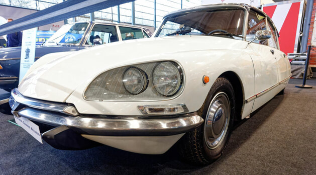 Citroen-DS20-1974-(2)_DxO.jpg