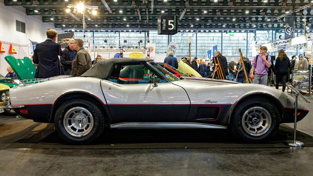Chevrolet-Corvette-Stingray-1974-(1)_DxO.jpg