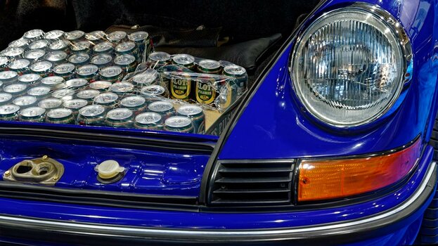 Porsche-911-Kofferraum-Bier-(1)_DxO.jpg