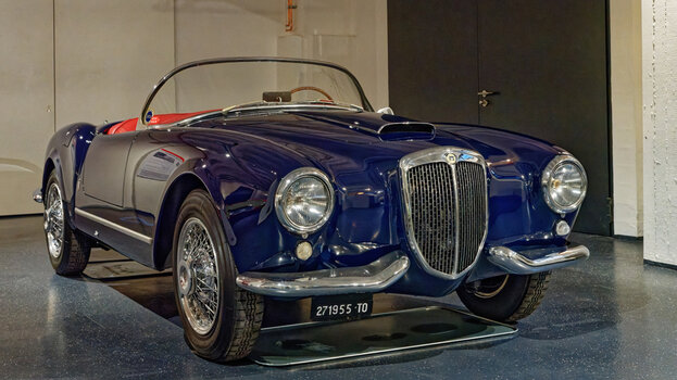 Lancia-Aurelia-B24-Spider-(3)_DxO.jpg