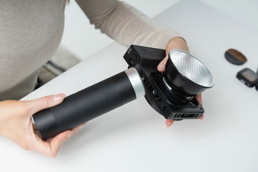 k_20176_LUX_99W_Battery_Grip_Model_01.jpg k_20176_LUX_99W_Battery_Grip_Model_01.jpg