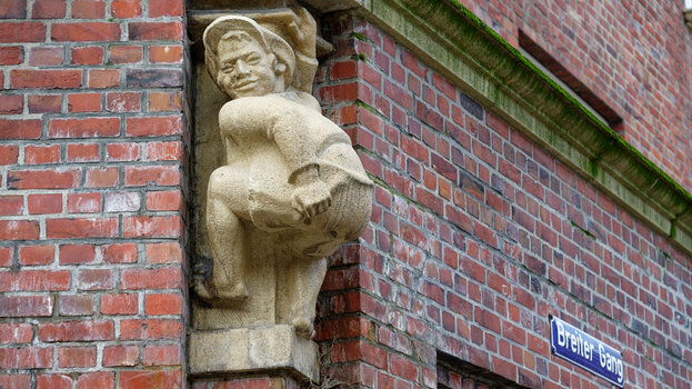 Mors-Mors-Skulptur_Memelhaus-HH-(1)_DxO.jpg