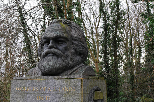 London_Highgate-Cemetery_Karl Marx (03)_DxO.jpg