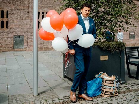 Mann-mit-Ballons.jpg